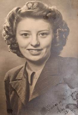 A person with curly hair
AI-generated content may be incorrect.