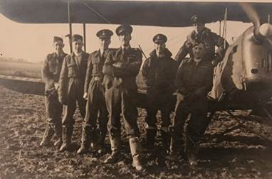 A group of men in uniform

AI-generated content may be incorrect.