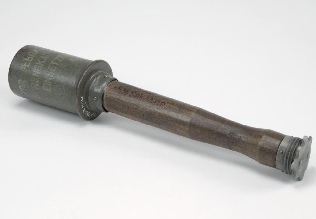 Stick grenade