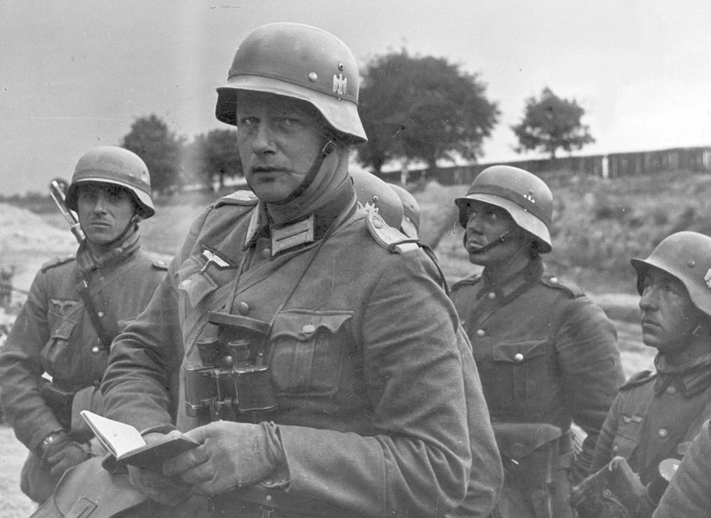 Stahlhelm helmet