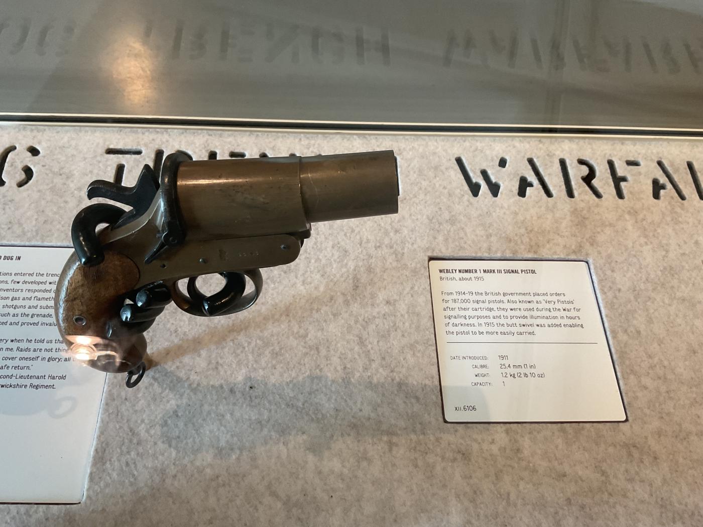 Hand gun