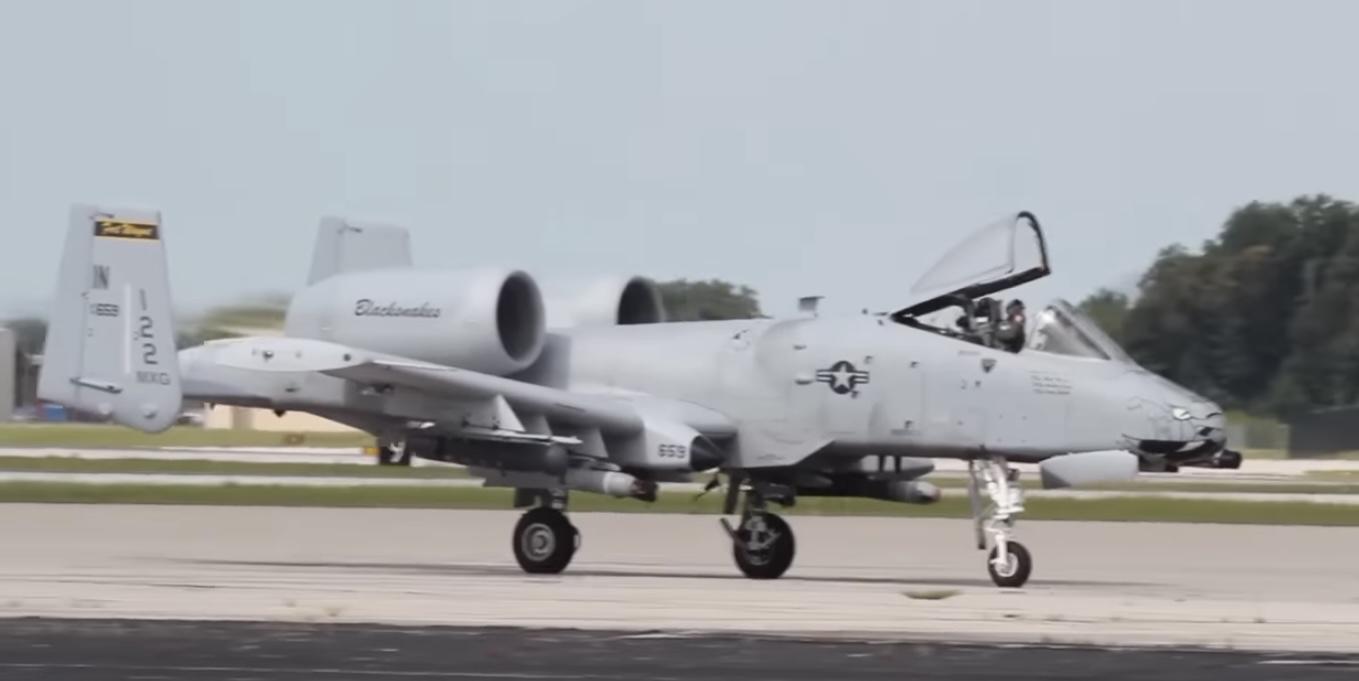 A-10 Warthog tank buster USA plane jet fighter military weapon