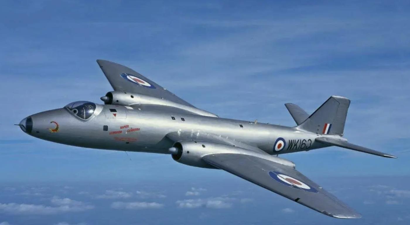 British jet bomber plane Canberra RAf fighter military aircraft 