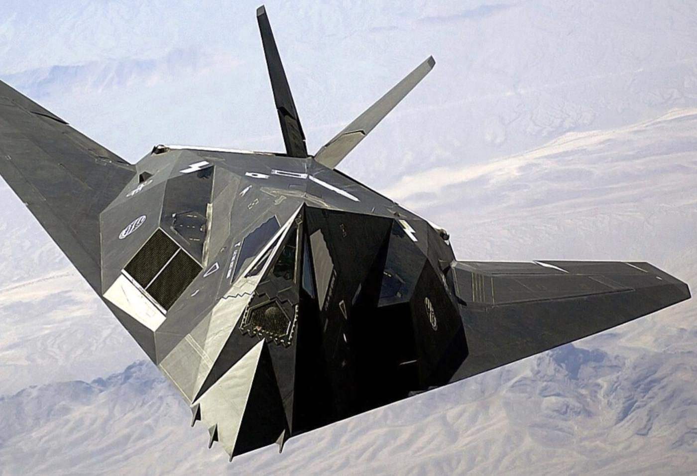 F-117 night hawk fighter plane stealth bomber USA airforce 
