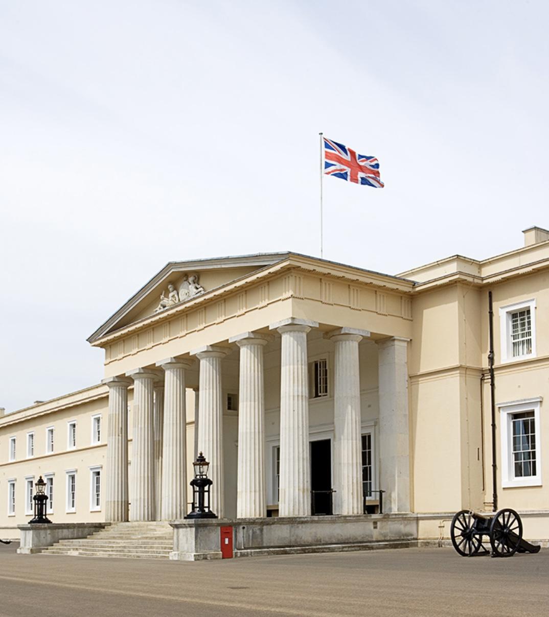 Sandhurst uk military training centre 