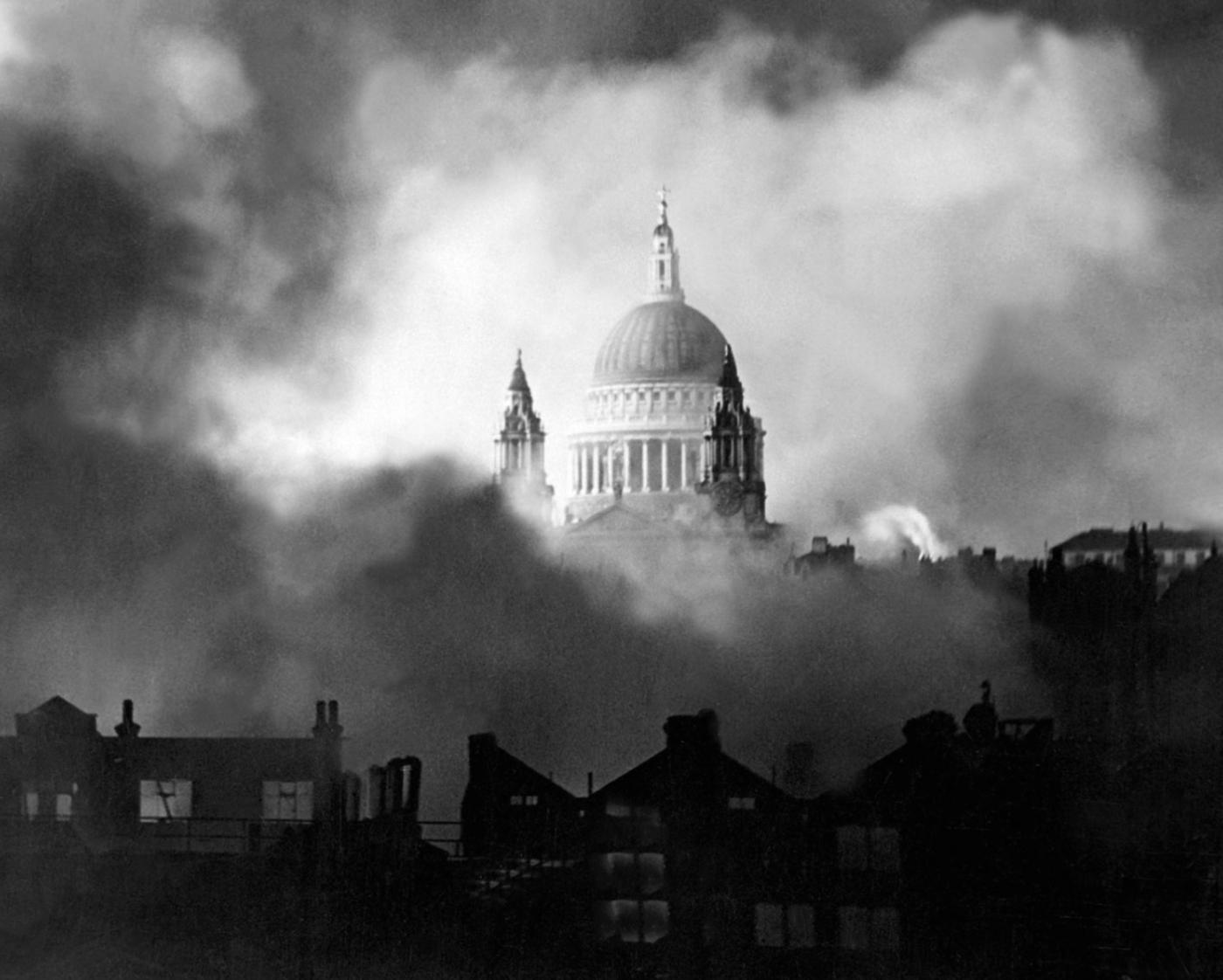 St Paul’s cathedral London blitz ww2 