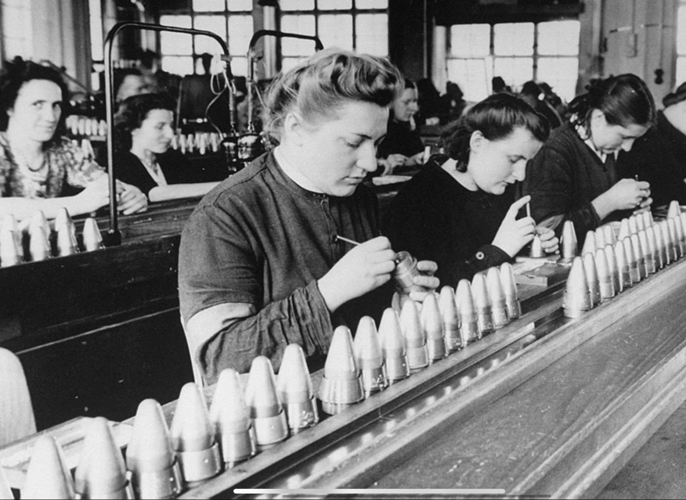 German woman factory workers war work