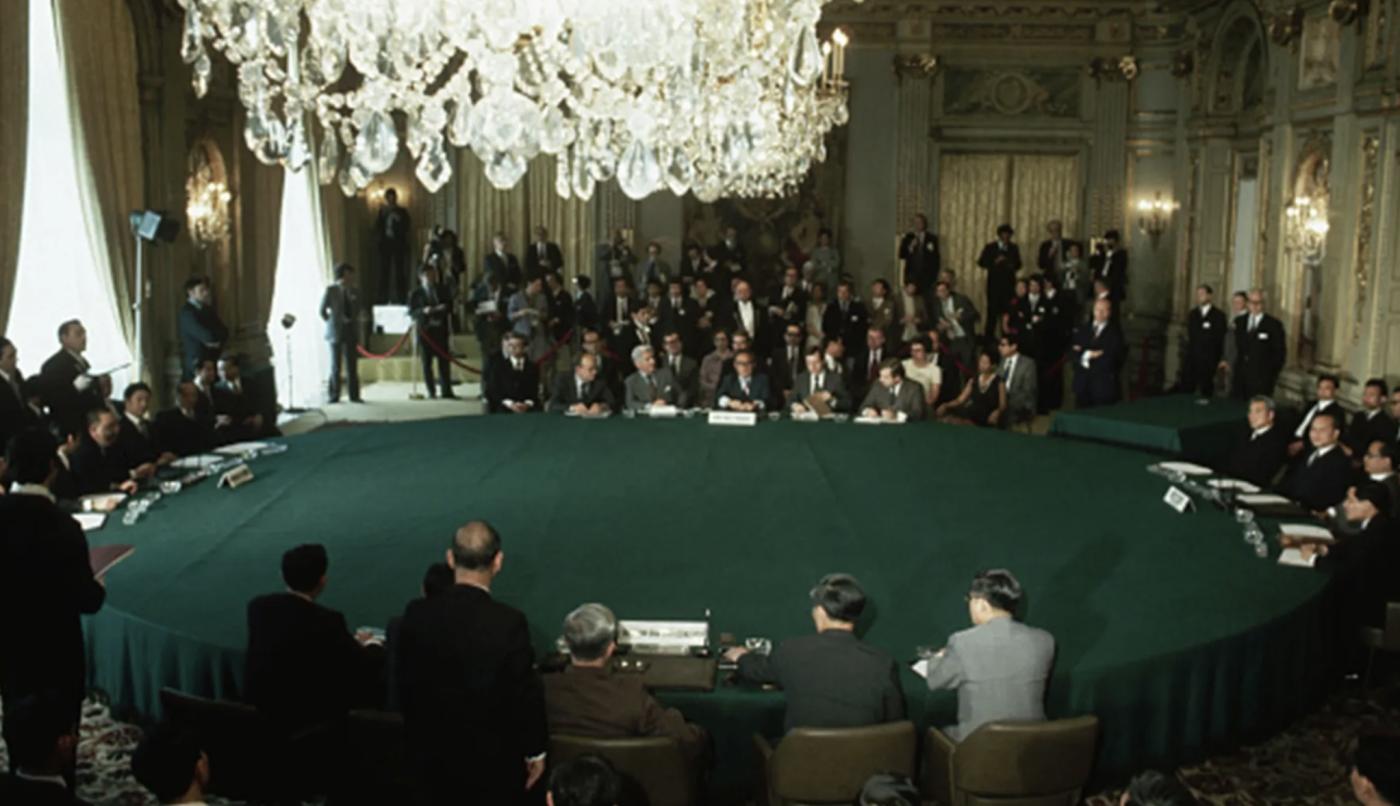 Signing of Paris peace accords 