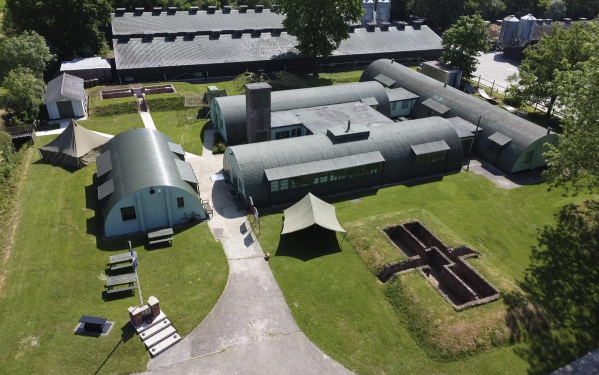 Nissan hut buildings