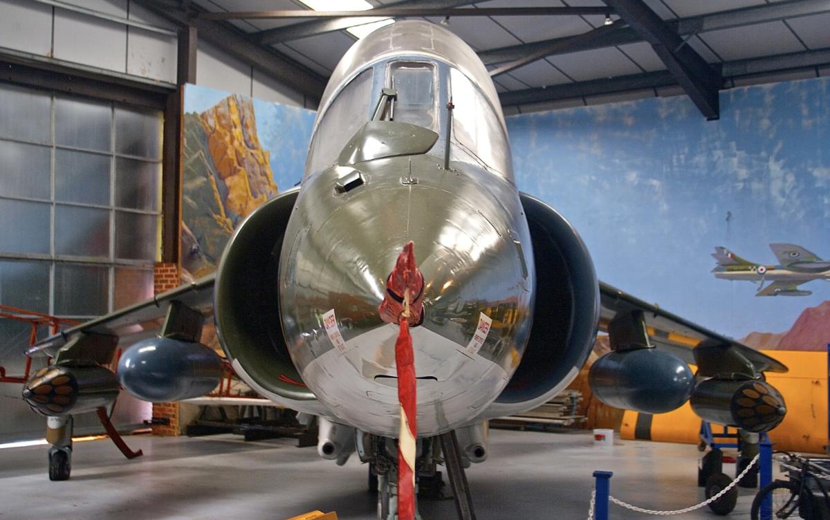 Fighter jet