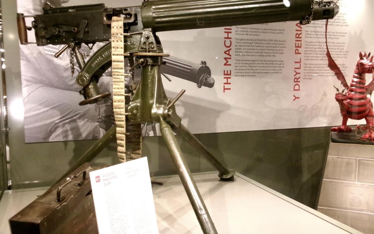 Machine gun