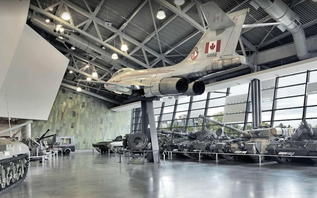 Fighter jet