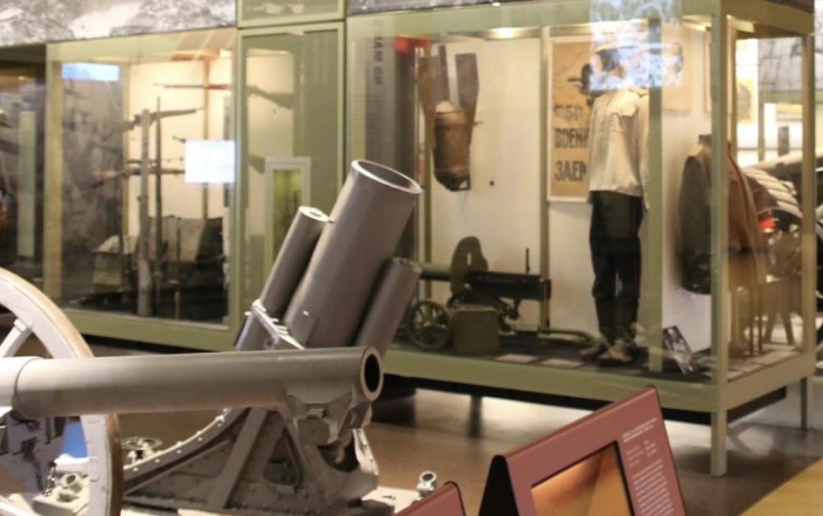 Artillery guns