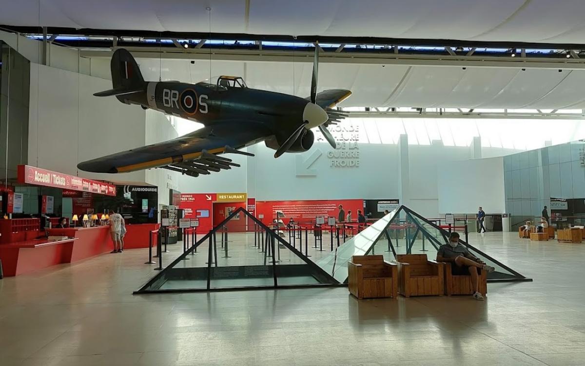 Fighter plane