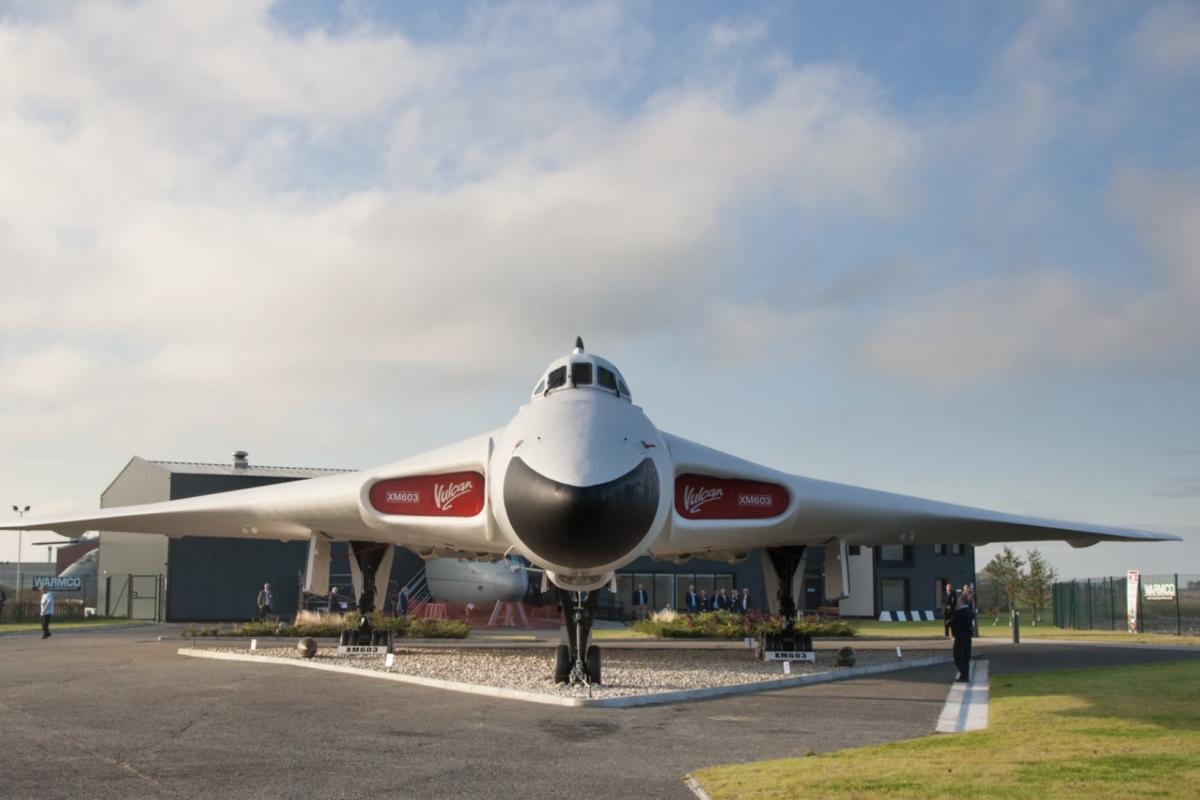 Vulcan bomber plane 
