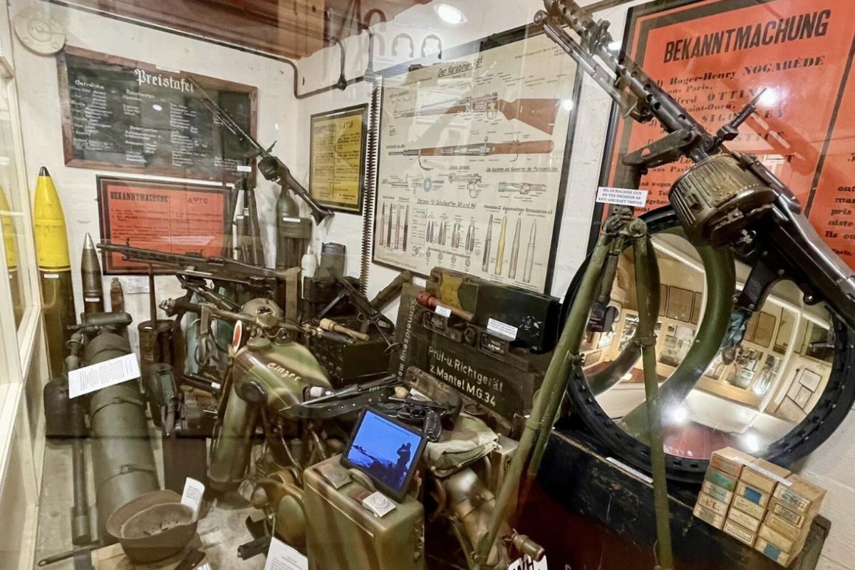 Display of weapons 