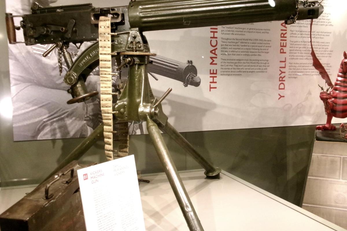 Machine gun 