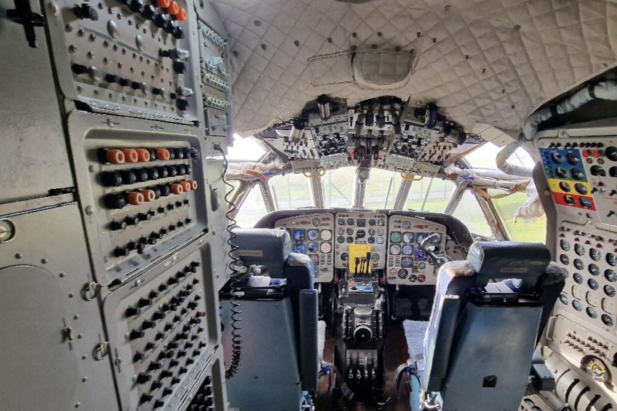 Plane Cockpit 