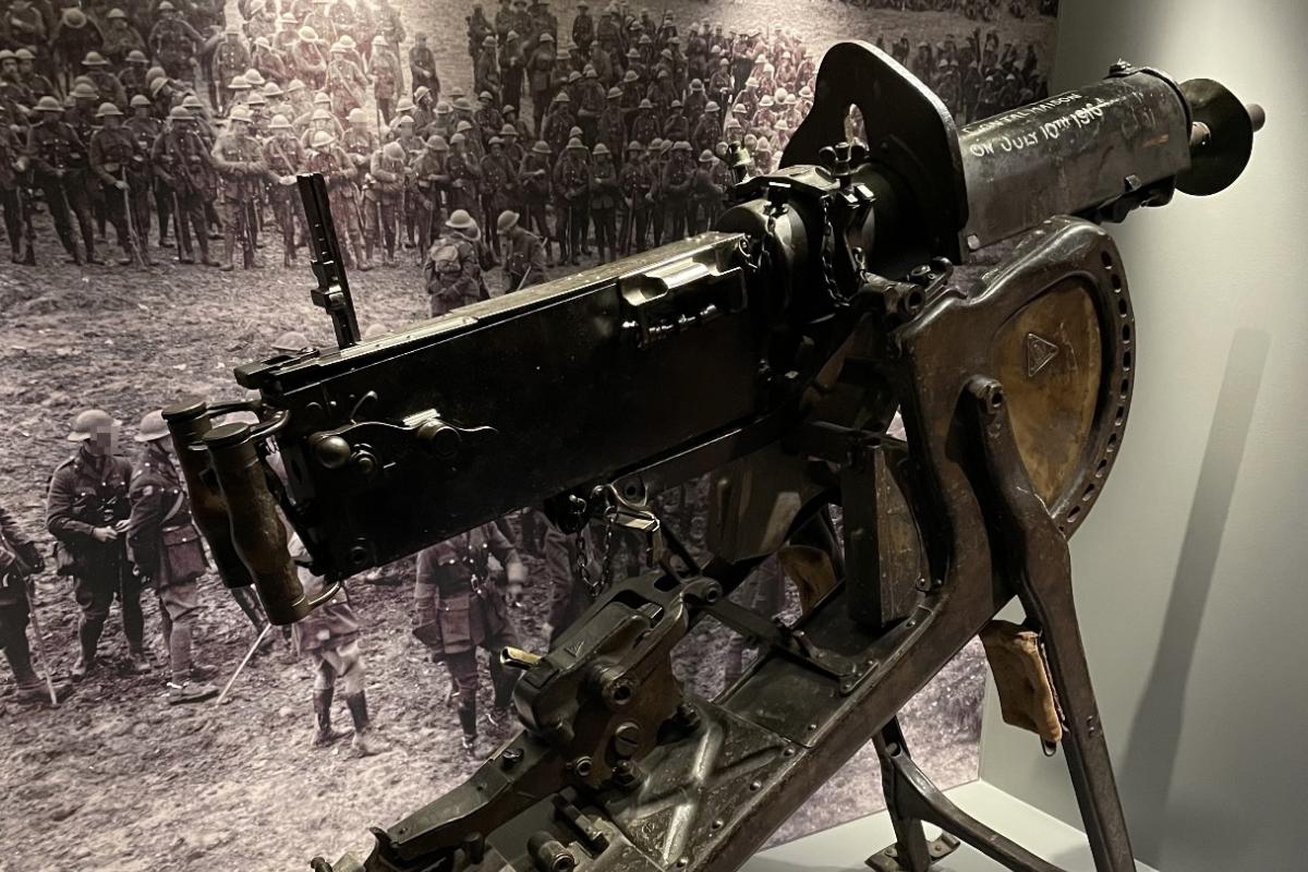 Machine gun 