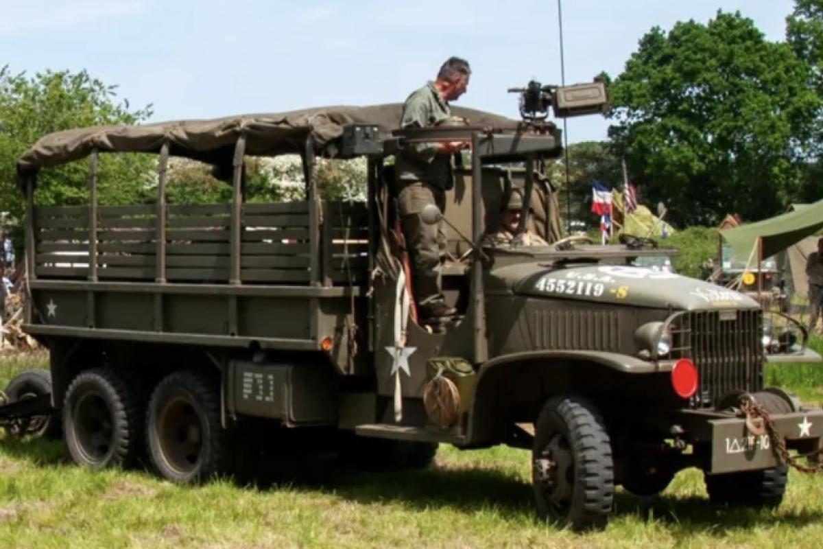 WW2 army vehicles
