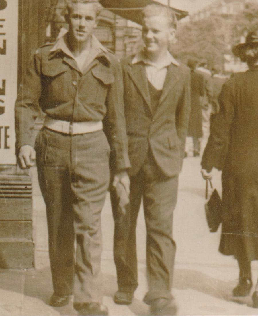 Philip Hunt (left), South Lancashire Regiment