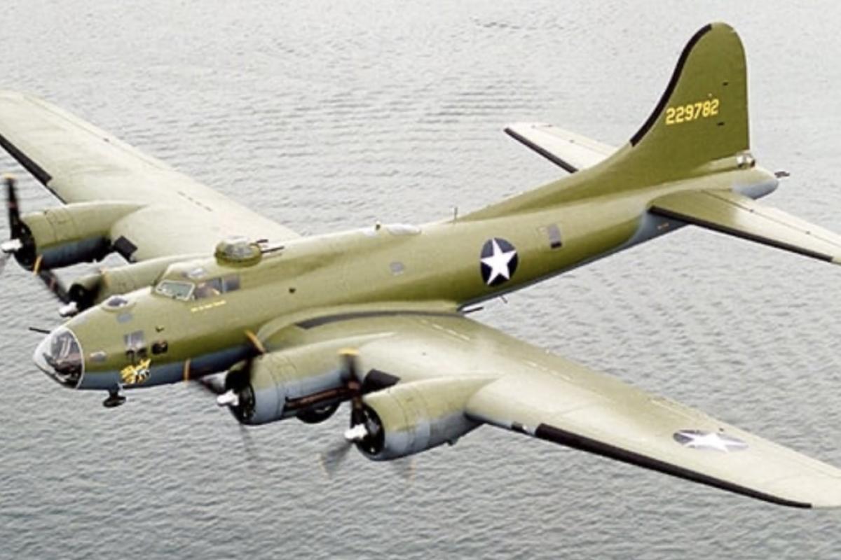 Ww2 b17 bomber plane 