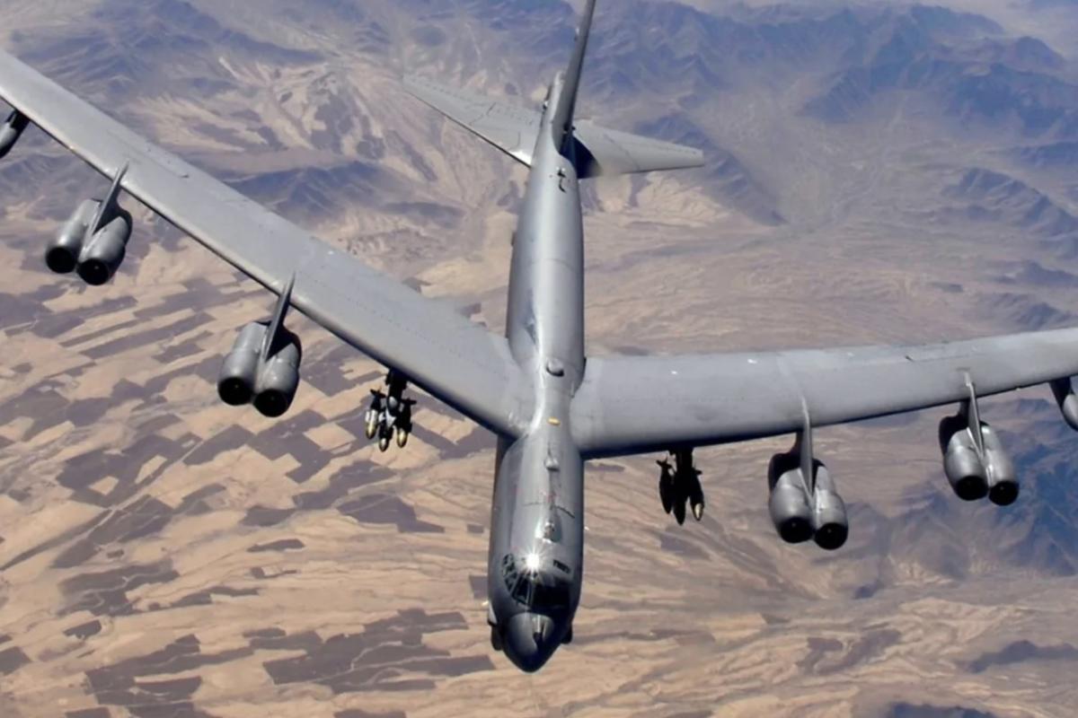 B 52 bomber