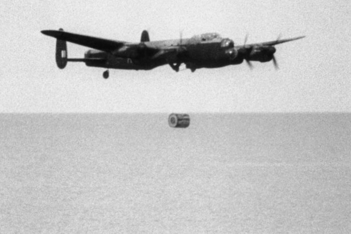 Bouncing bomb 