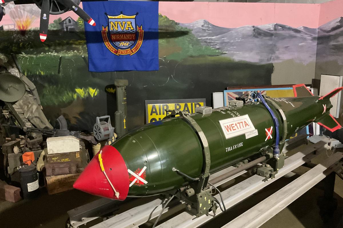Nuclear bomb 