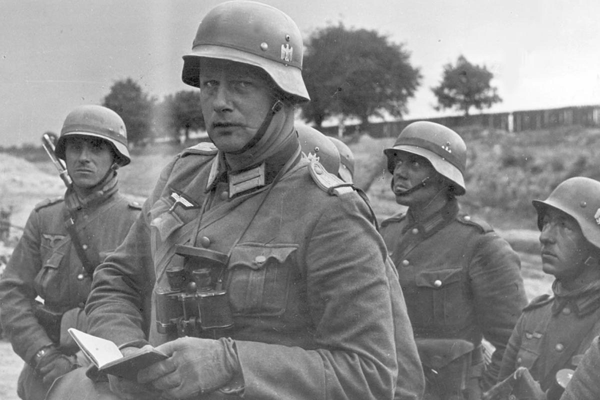 Stahlhelm helmet