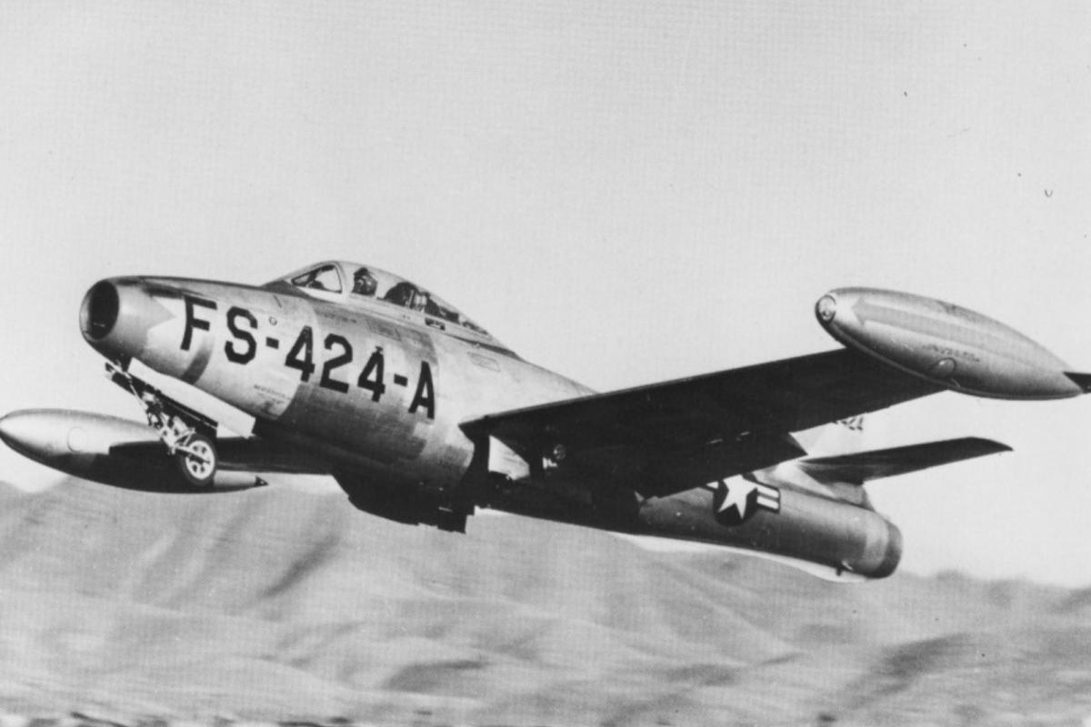 Fighter jet