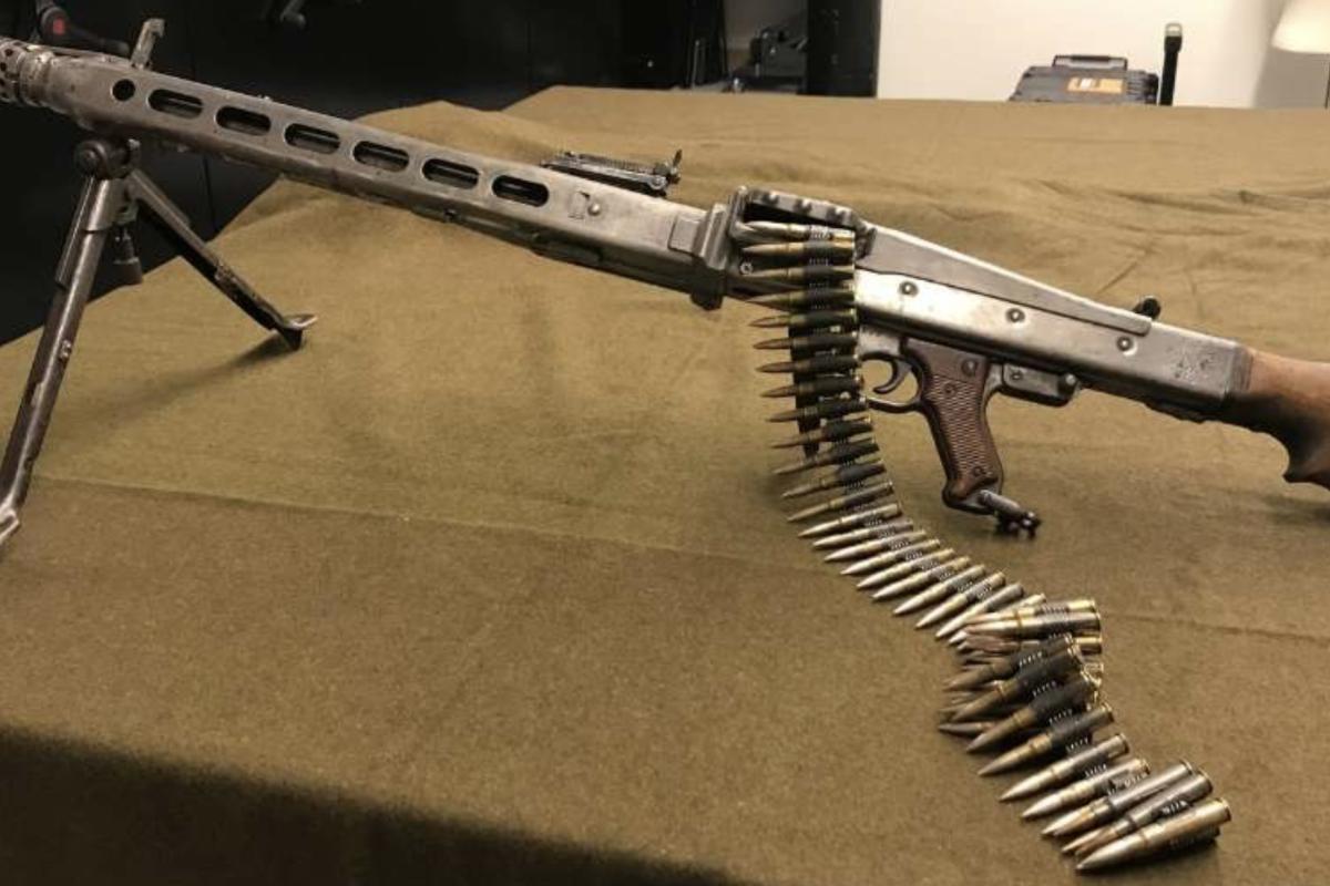 Machine gun