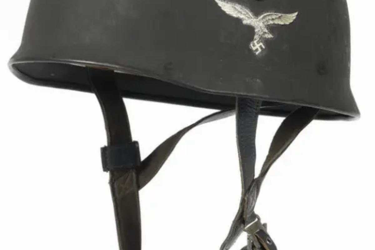 German paras helmet