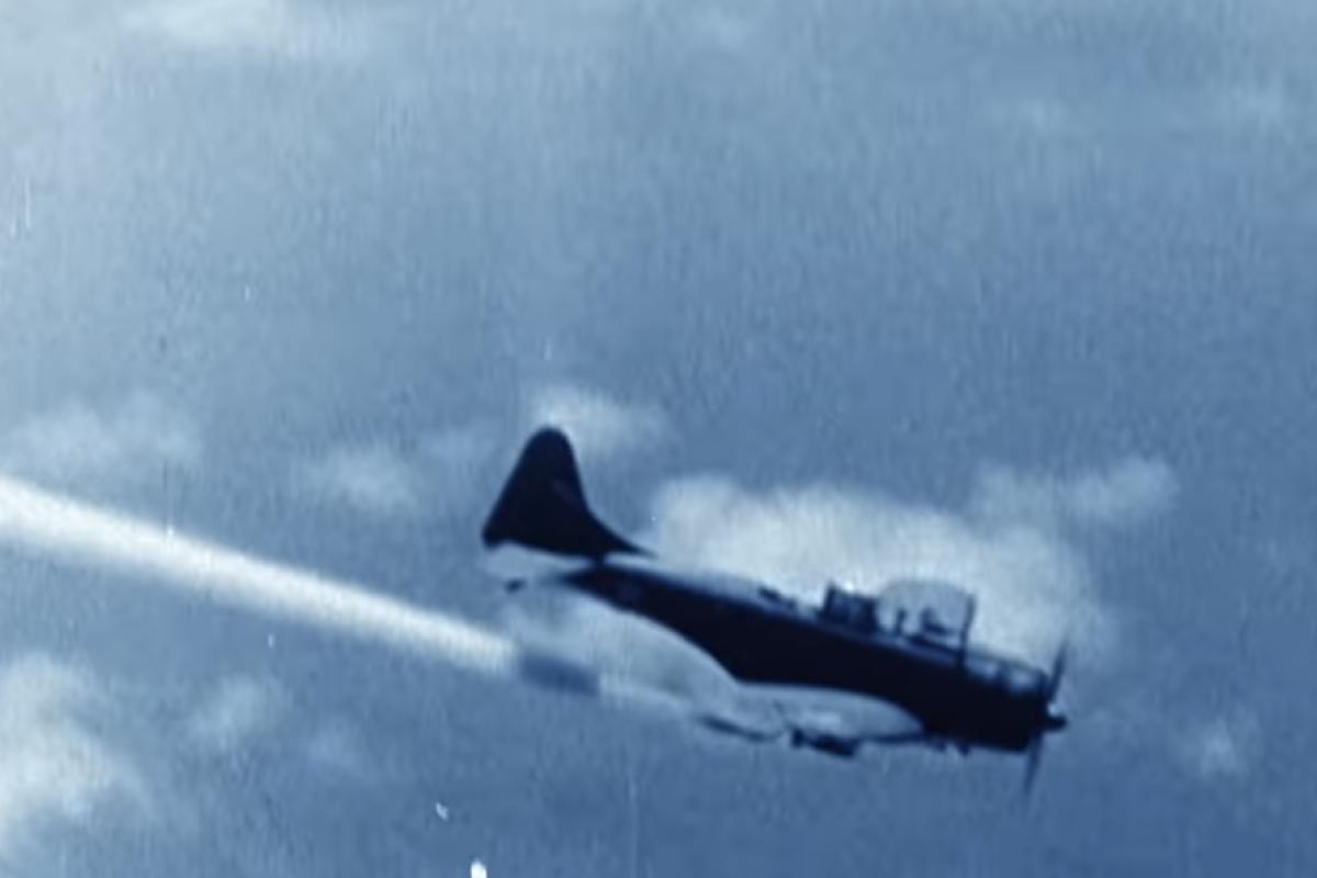 Torpedo dive bombing 