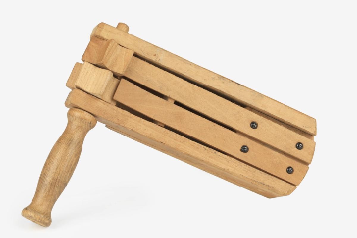 Wooden gas rattle
