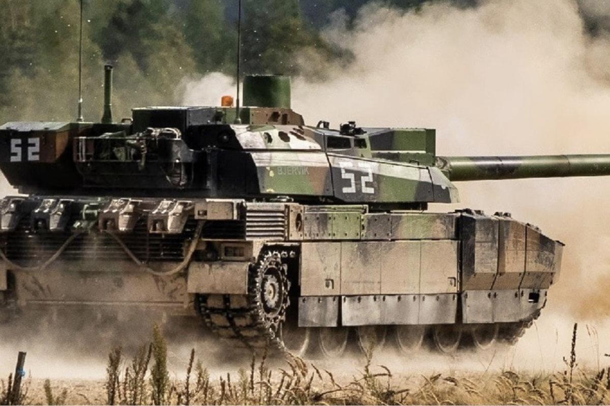 France Leclerc battle tank military vehicle armoured artillery