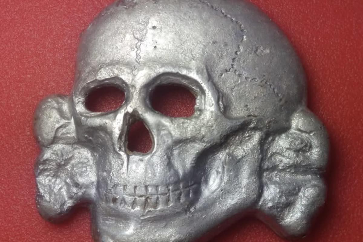 Nazi SS totenkopf badge German military death head insignia ww2