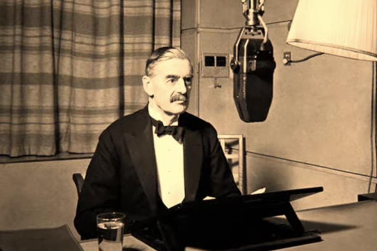 Neville chamberlain ww2 British priminister 