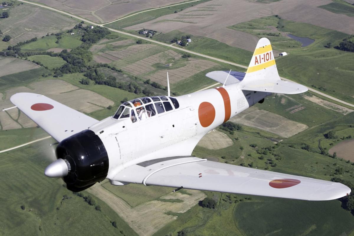 Mitsubishi a6m zero fighter bomber ww2 Japan plane kamikaze aircraft carrier