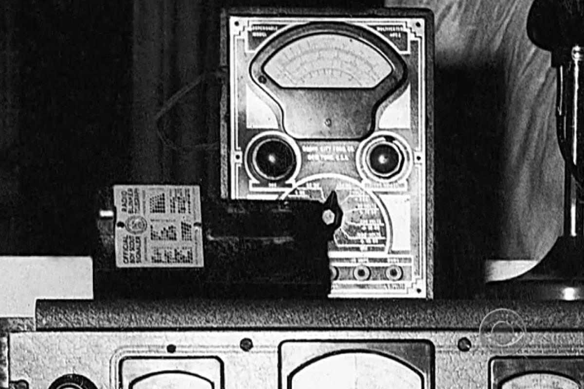 Axis sally broadcasting propaganda Mildred Gillars