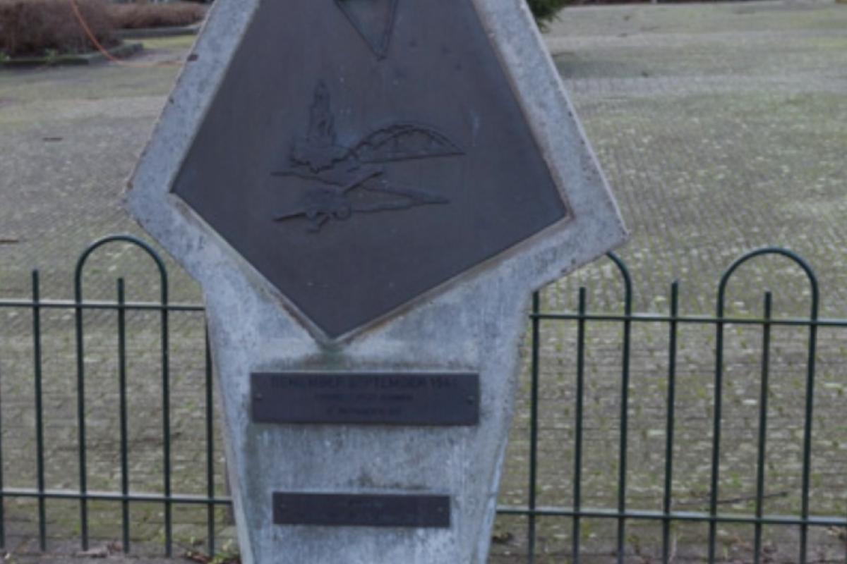 Arnhem memorial plaque murdered civilians 