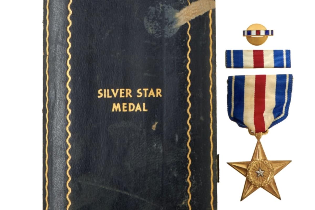 Silver star medal 