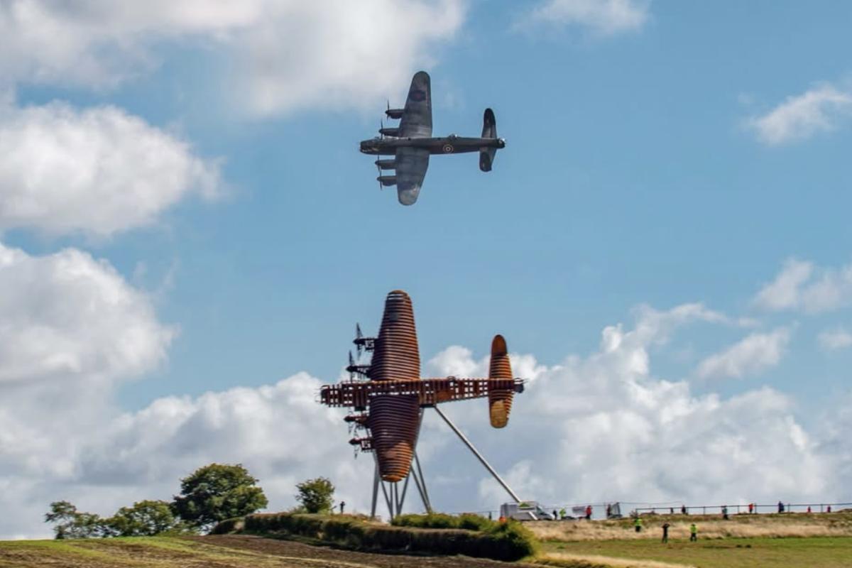 Lancaster bomber statue 