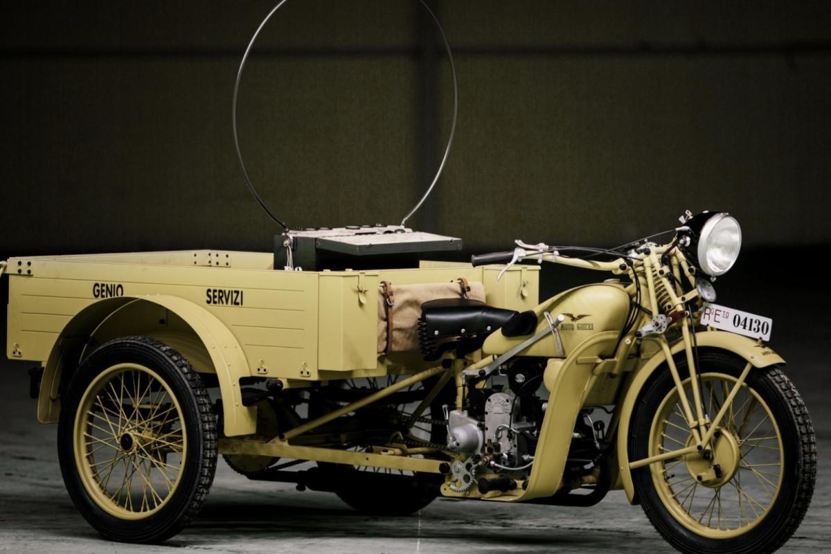 Motoguzzi tri-Alec Italian motorbike ww2