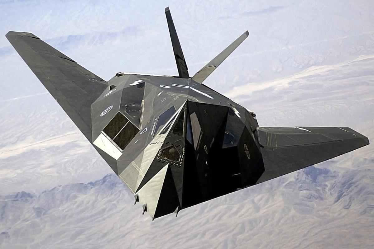 F-117 nighthawk fighter bomber plane