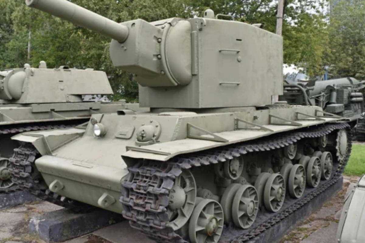 Russian kv - 2 tank 