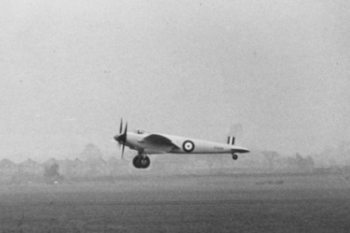 De havilland mosquito first flight 
