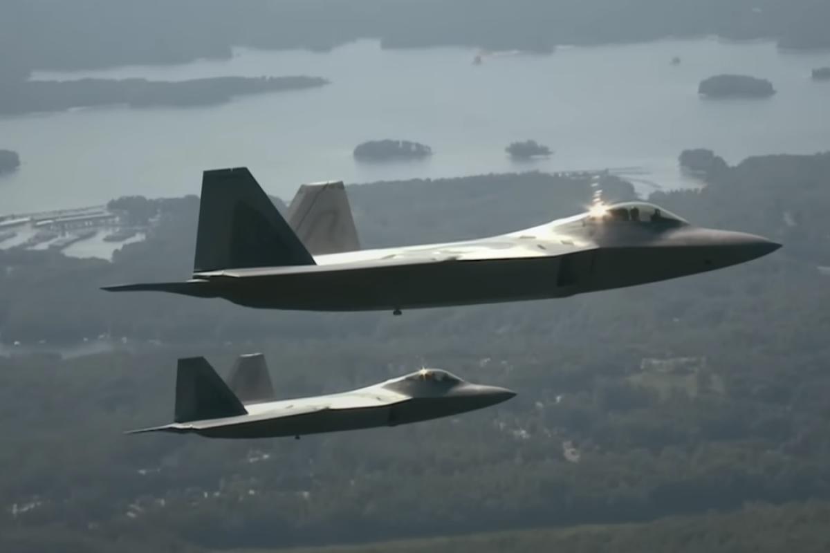 F-22 raptor USA airforce stealth bomber fighter plane