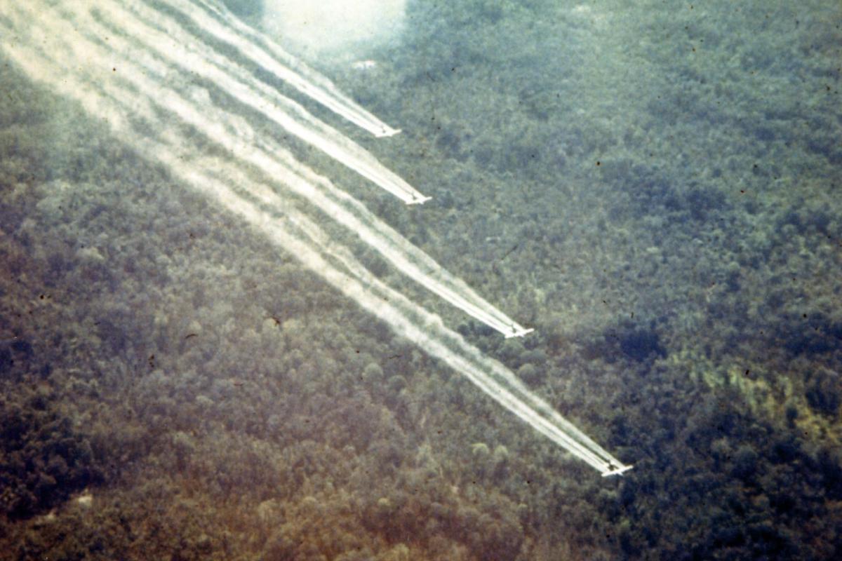Chemical spraying Vietnam war 