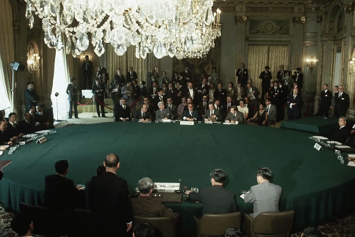 Signing of Paris peace accords 